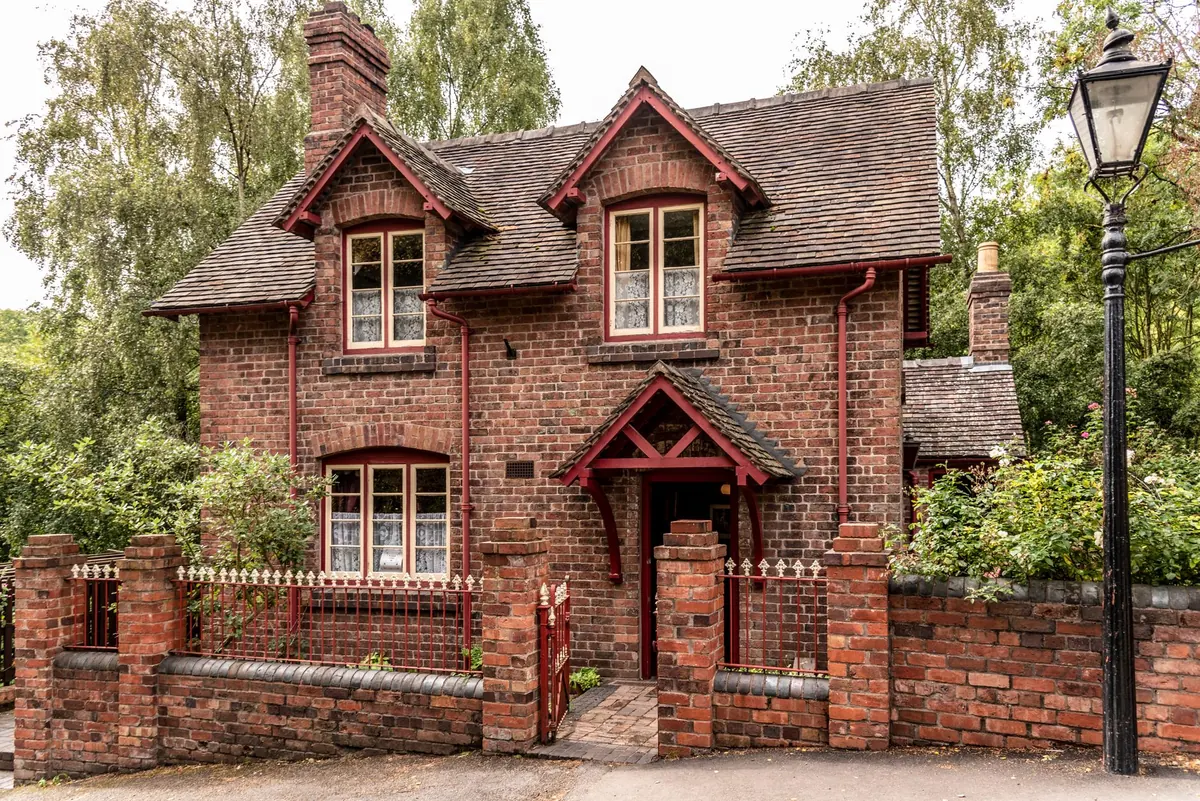 How to Improve the Kerb Appeal of a 1930s Semi Without Losing Its Character